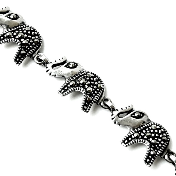 Jewelry - Vintage .925 Sterling Silver 'Lucky' Elephant Bracelet